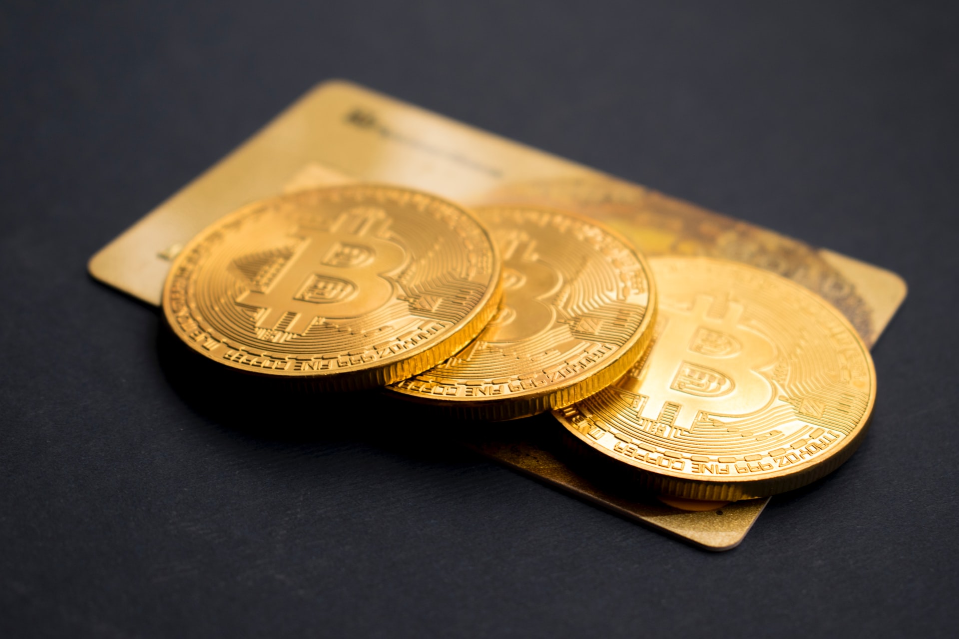 Bitcoin Breaks with Gold, but Hashrates Show a Resurgence Building