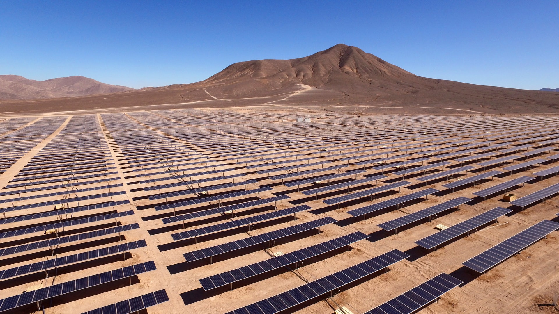 Solar Surges into the New Year as Big Oil Begins Their Own Renewable Rollout