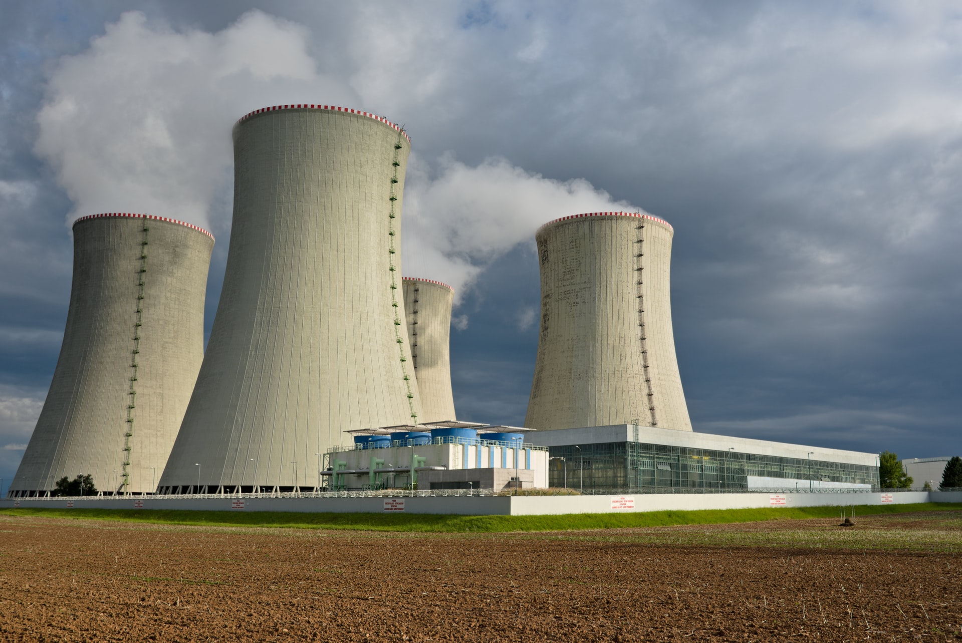 Uranium Enjoys Renewed Nuclear Popularity, Funds Locking Up Physical Supplies