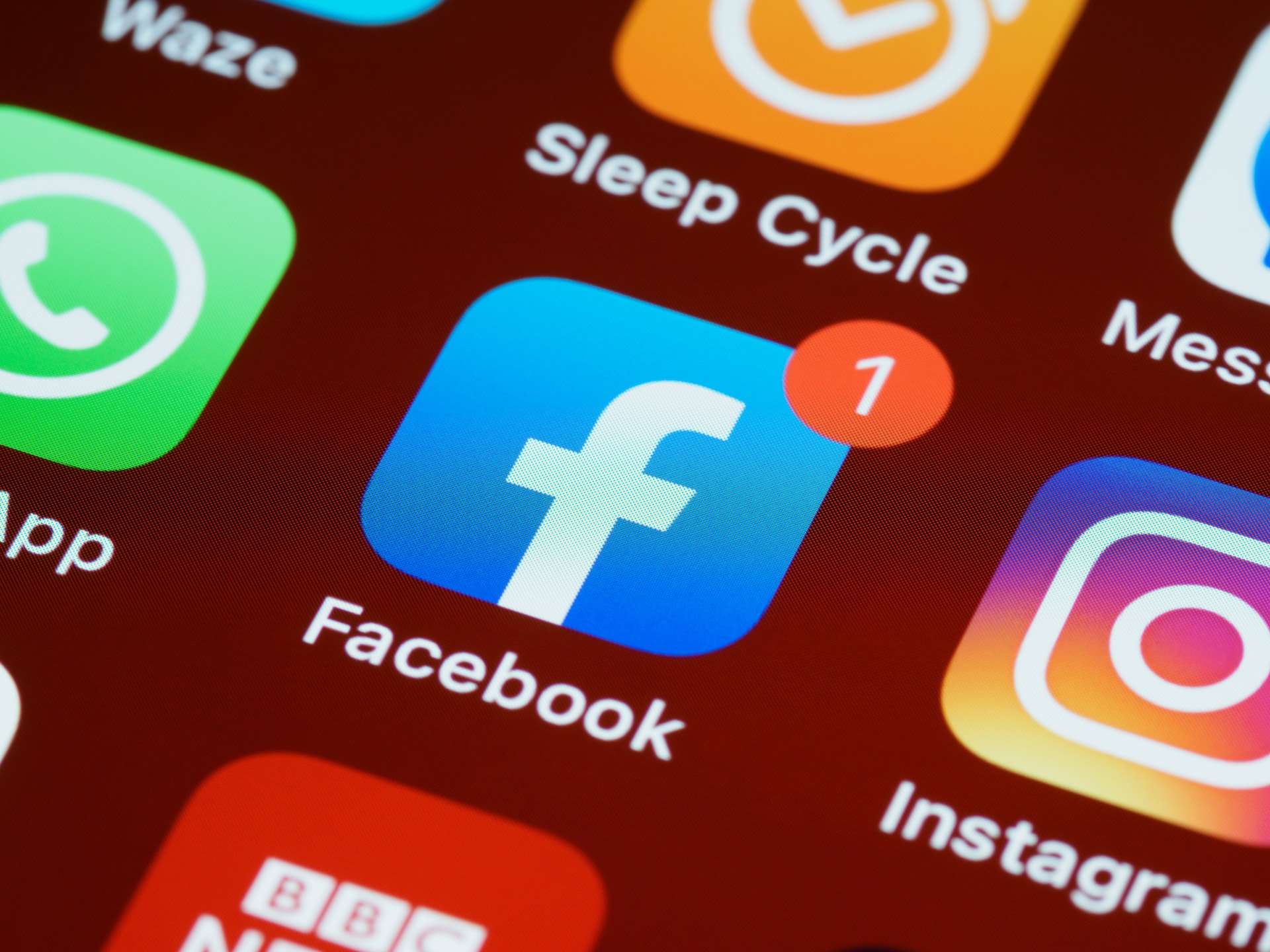 Digital Ad Slump Slams Earnings at Social Media and Streaming Firms, Amplifies Twitter Takeover Drama
